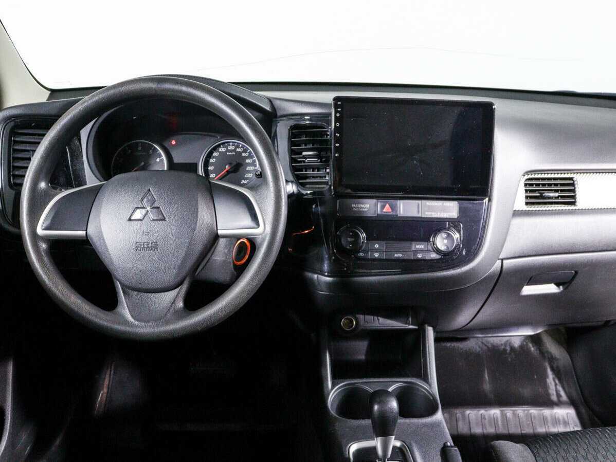 Mitsubishi Outlander 2015 года с пробегом. Фото: #9