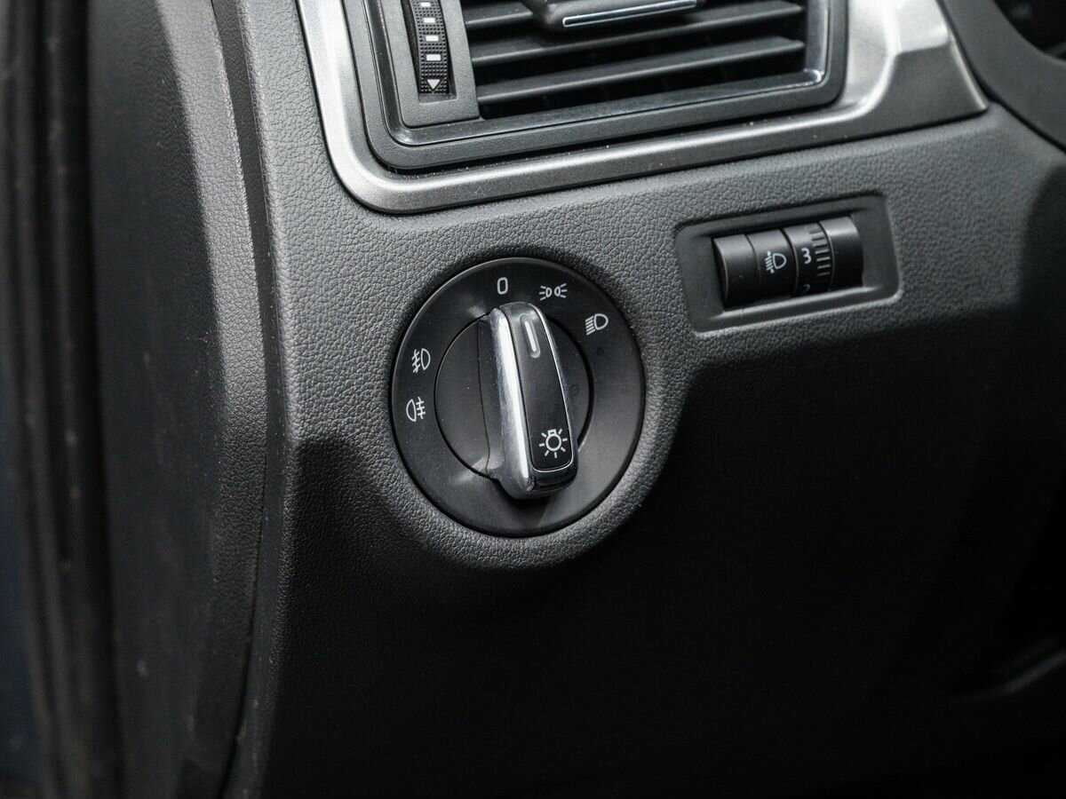 Skoda Rapid 2014 года с пробегом. Фото: #13