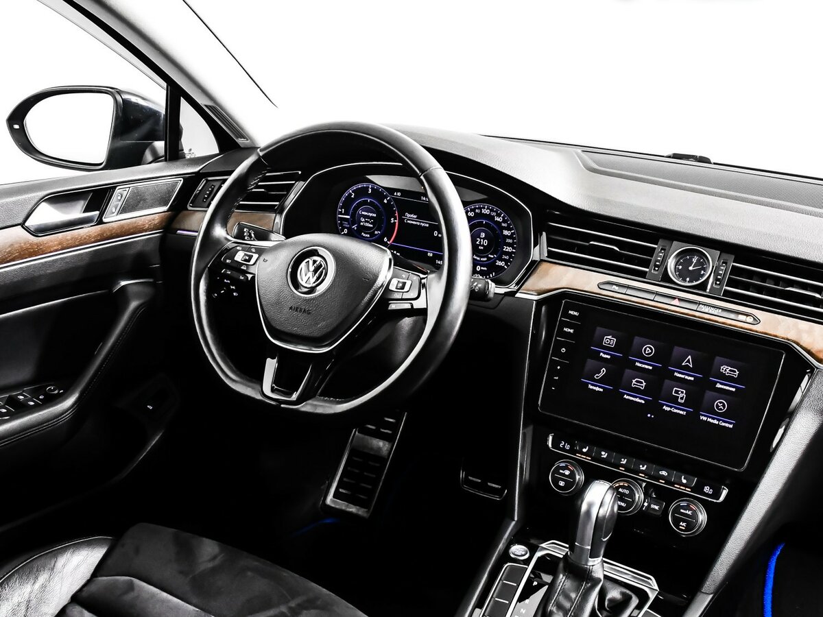 Volkswagen Passat 2018 года с пробегом. Фото: #6