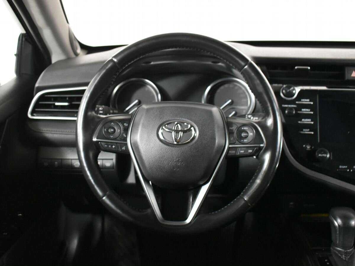 Toyota Camry 2020 года с пробегом. Фото: #10