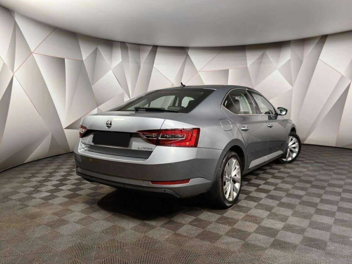 Skoda Superb 2017 года с пробегом. Фото: #1
