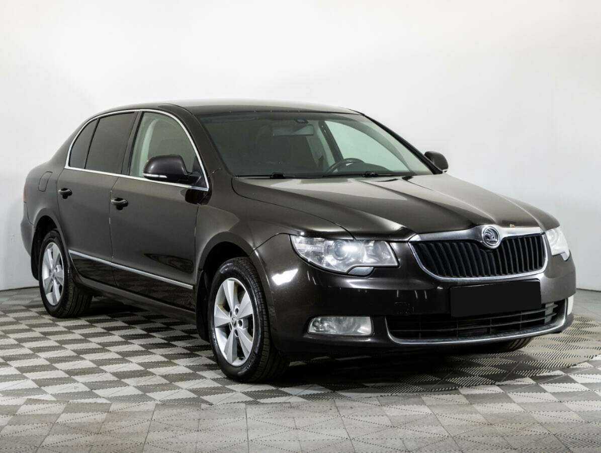 Skoda Superb 2012 года с пробегом. Фото: #2