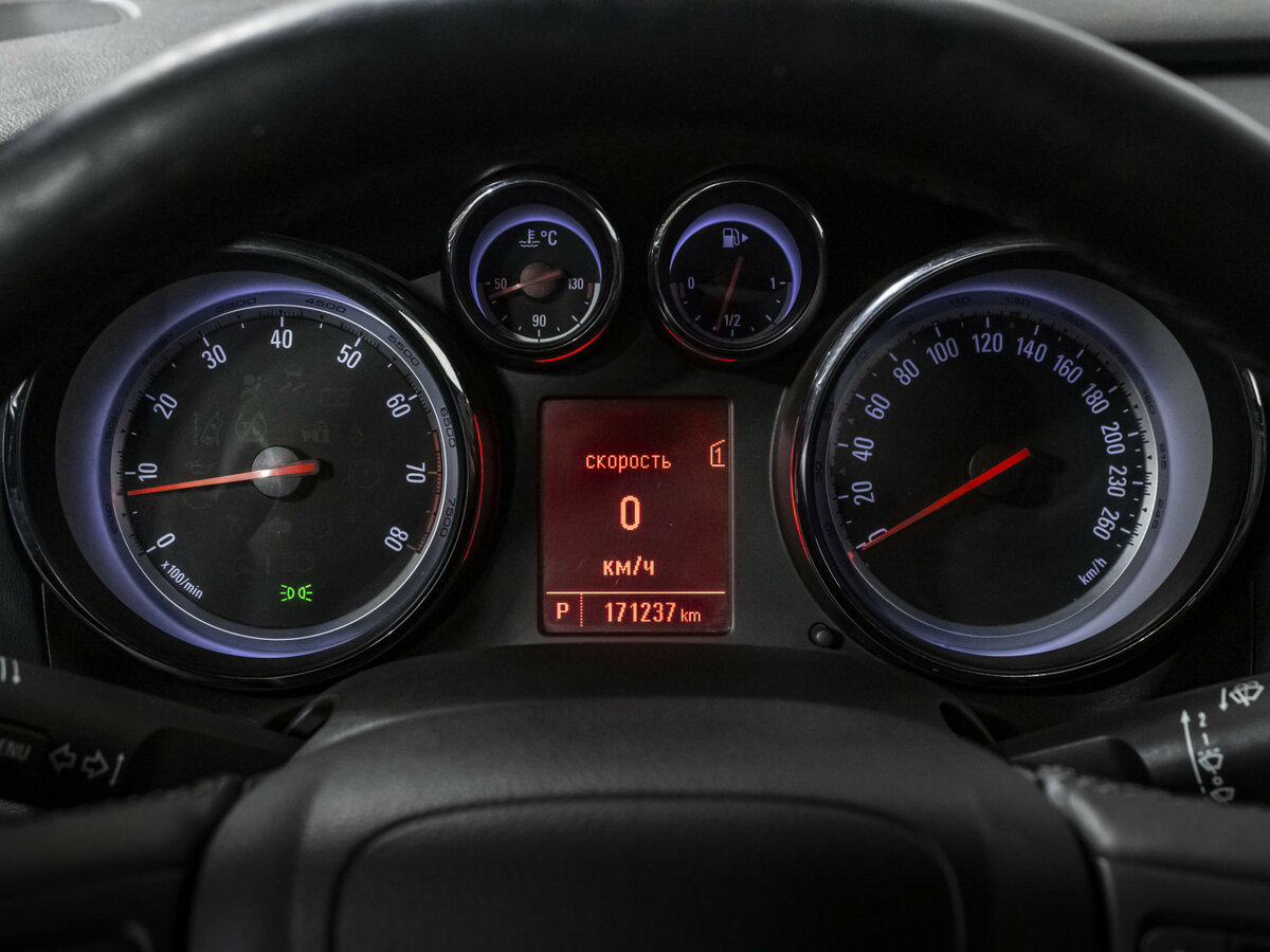 Opel Astra 2013 года с пробегом. Фото: #12