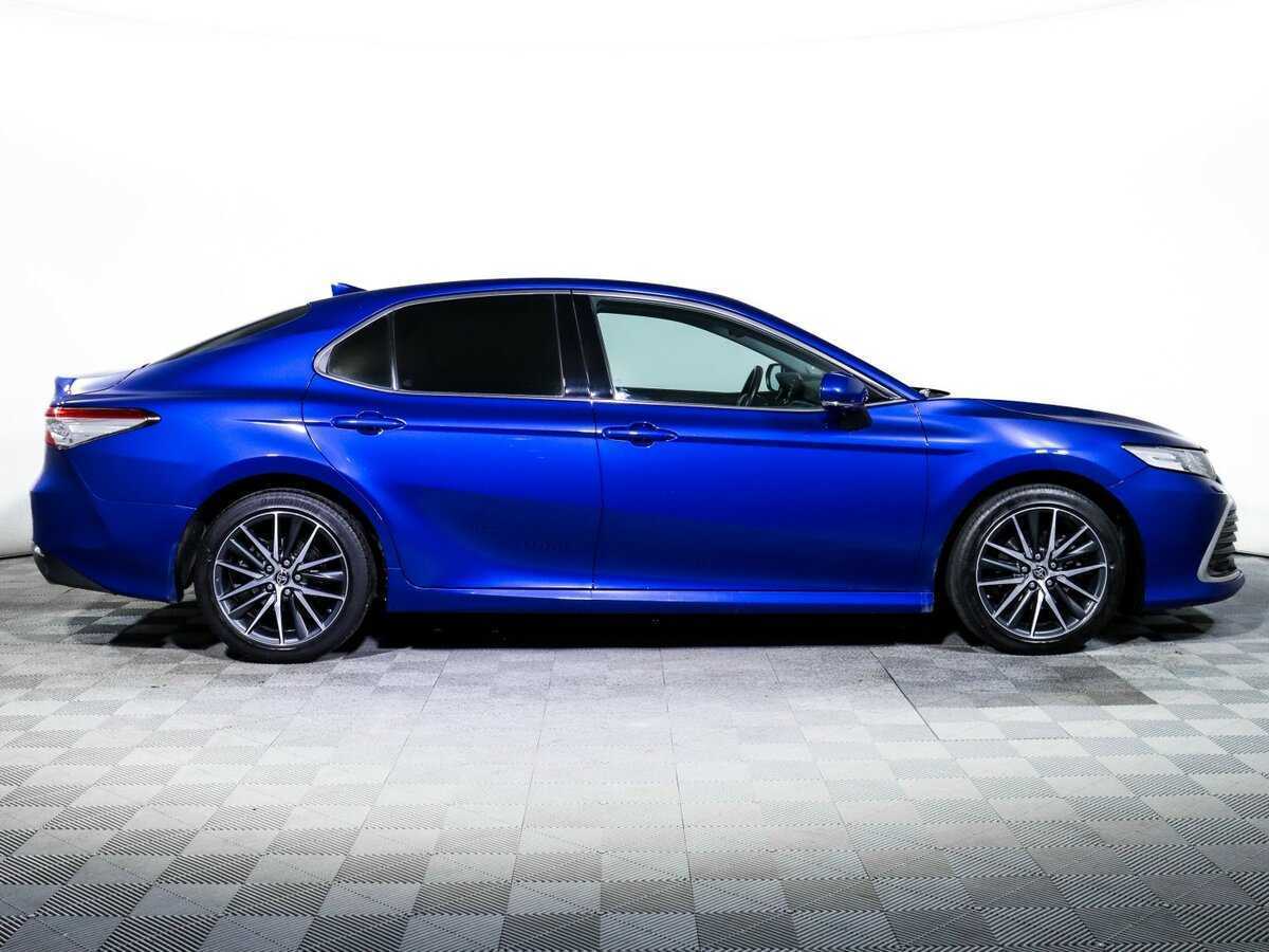 Toyota Camry 2021 года с пробегом. Фото: #3