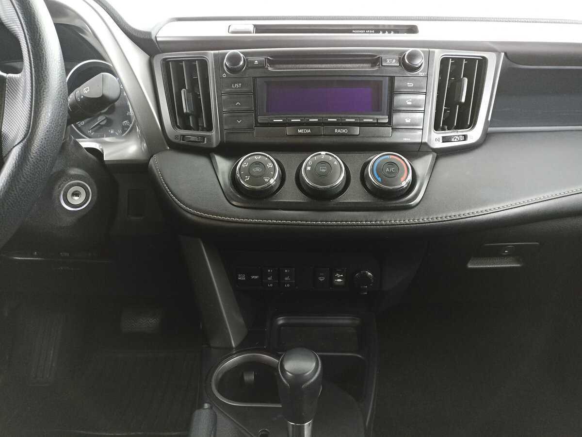 Toyota RAV4 2017 года с пробегом. Фото: #9