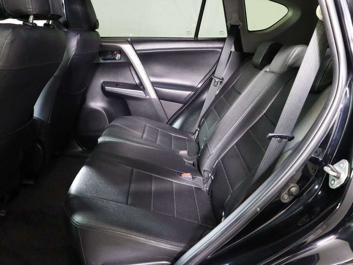 Toyota RAV4 2017 года с пробегом. Фото: #7