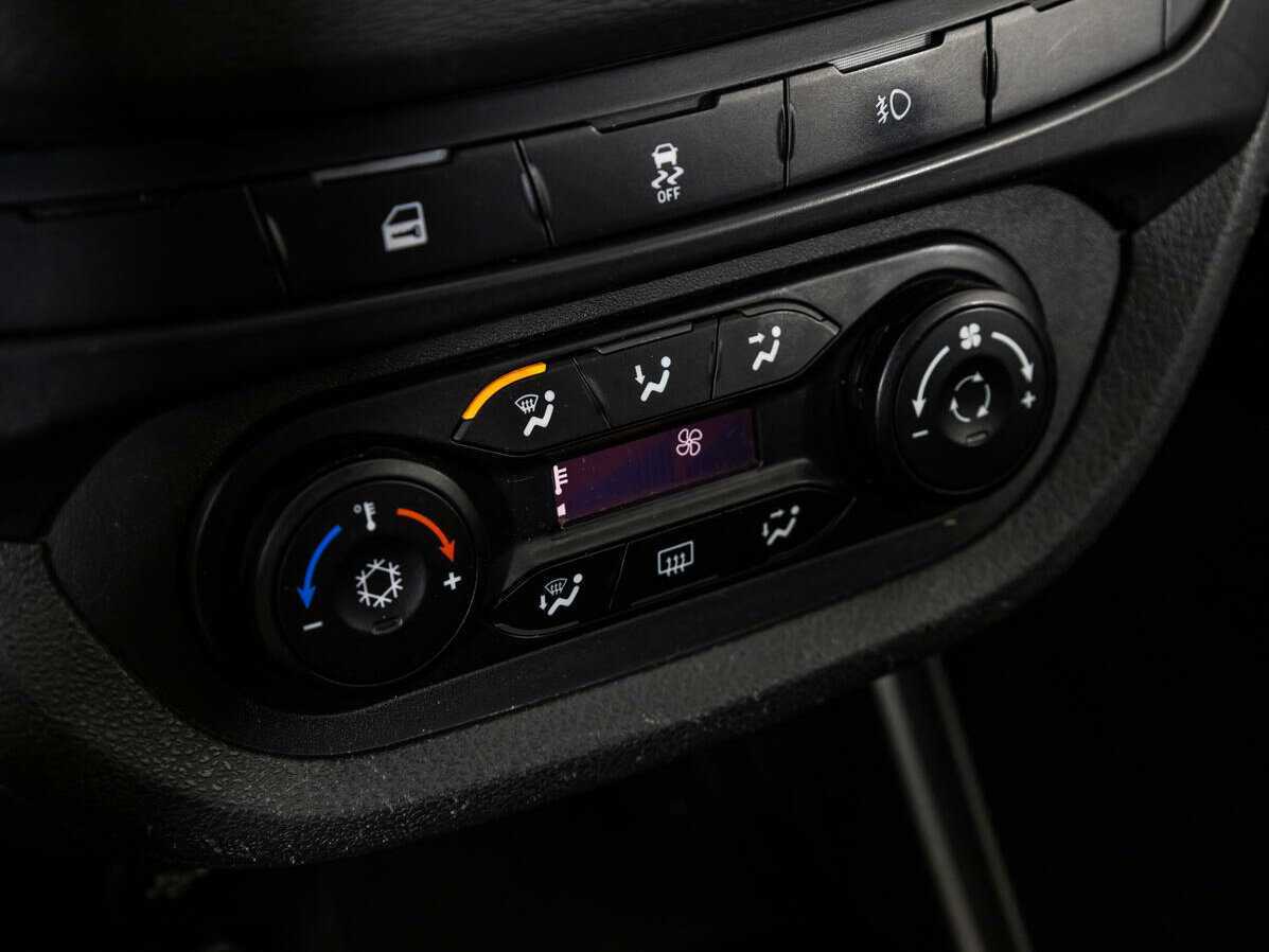 Lada (ВАЗ) Vesta 2017 года с пробегом. Фото: #14