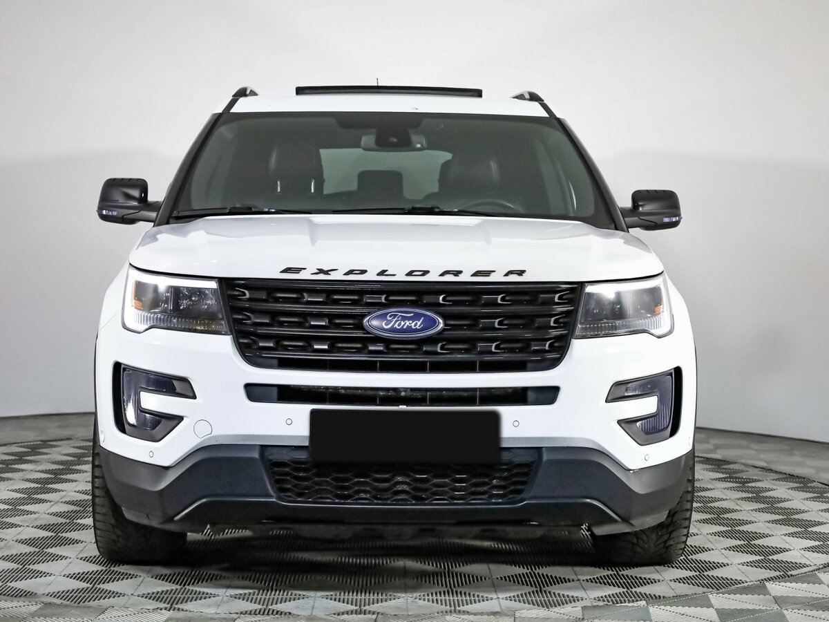 Ford Explorer 2015 года с пробегом. Фото: #1