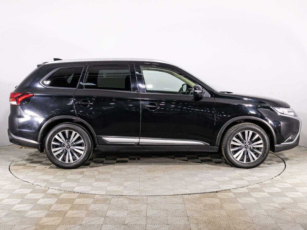 Mitsubishi Outlander 2020 года с пробегом. Фото: #3