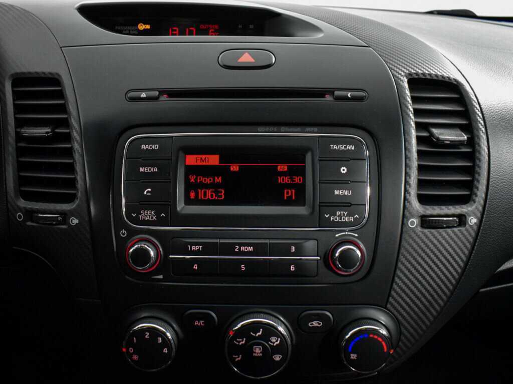 Kia Cerato 2015 года с пробегом. Фото: #12