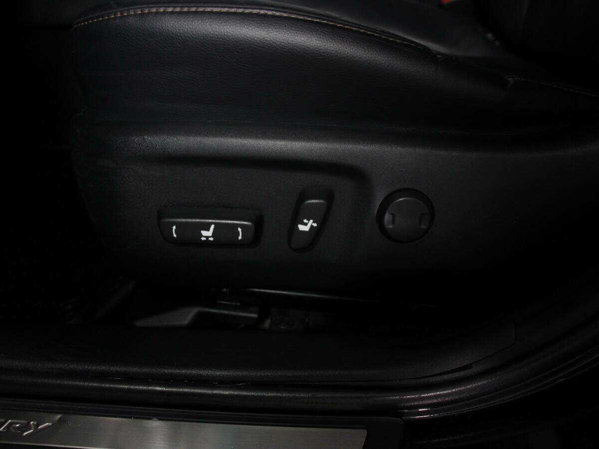 Toyota Camry 2018 года с пробегом. Фото: #18