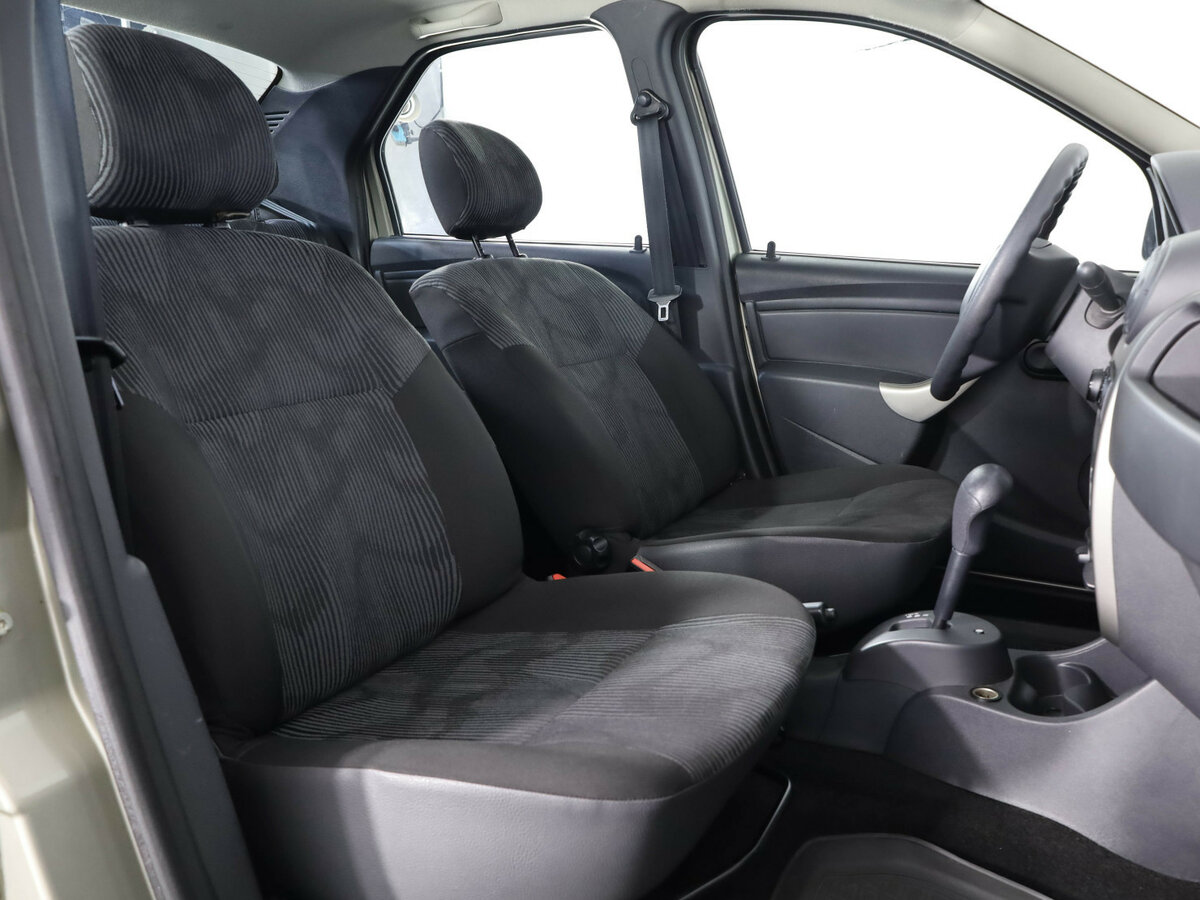 Renault Logan 2015 года с пробегом. Фото: #15