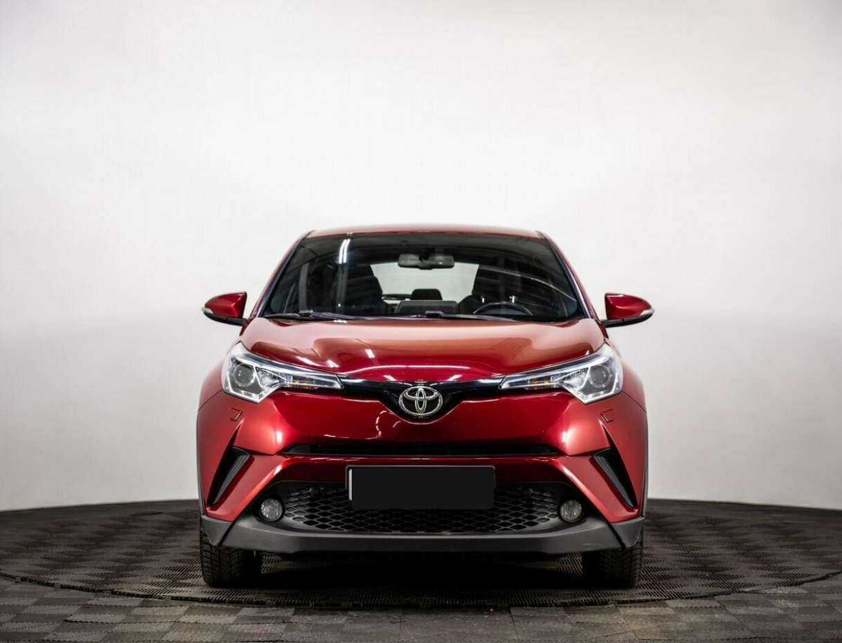 Toyota C-HR 2018 года с пробегом. Фото: #0