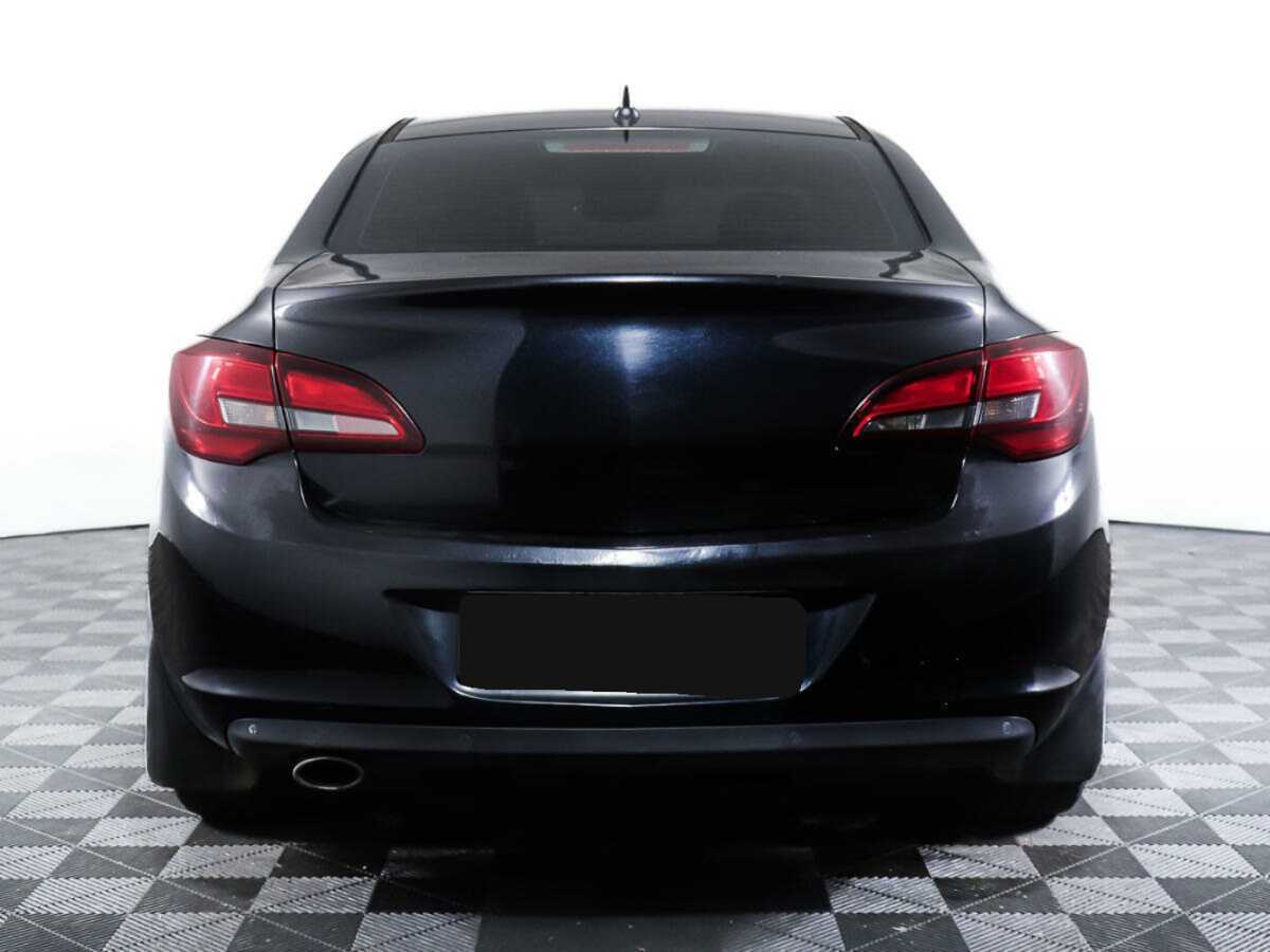 Opel Astra 2013 года с пробегом. Фото: #4