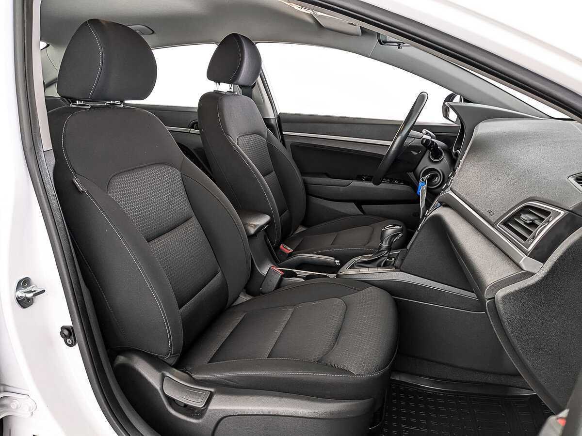 Hyundai Elantra 2018 года с пробегом. Фото: #22