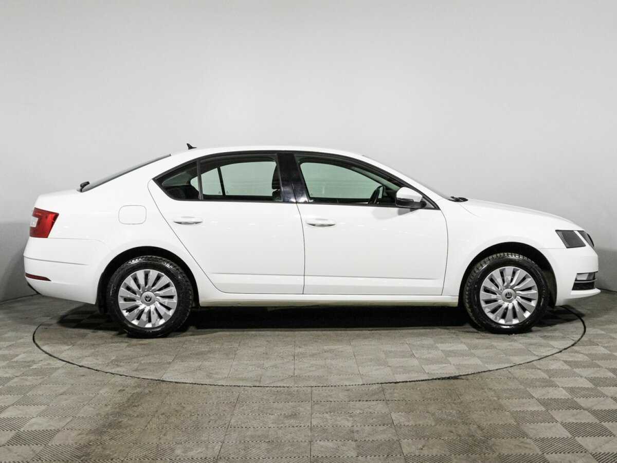 Skoda Octavia 2019 года с пробегом. Фото: #3