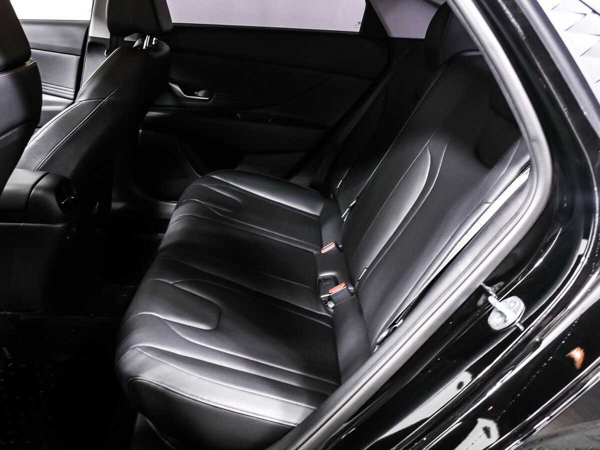 Hyundai Elantra 2024 года с пробегом. Фото: #12