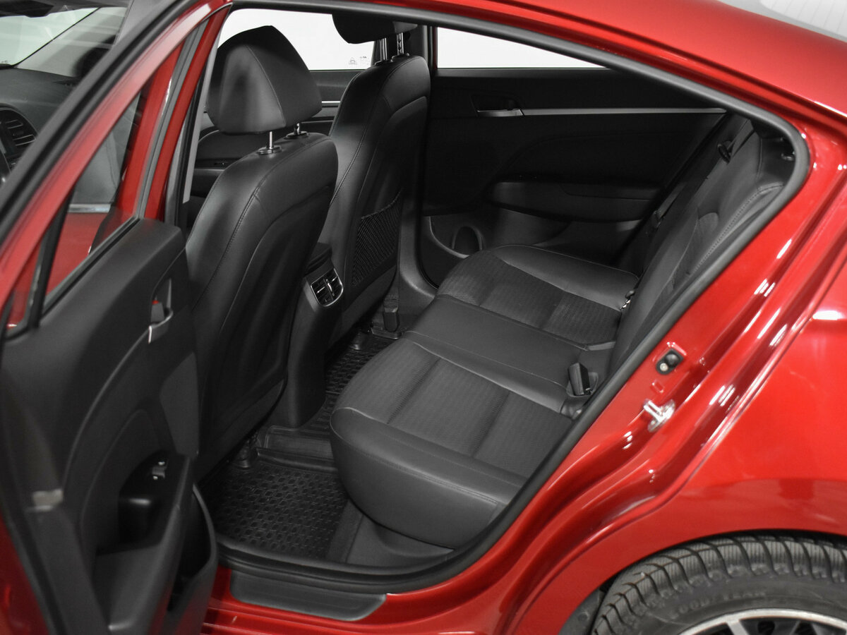 Hyundai Elantra 2019 года с пробегом. Фото: #10