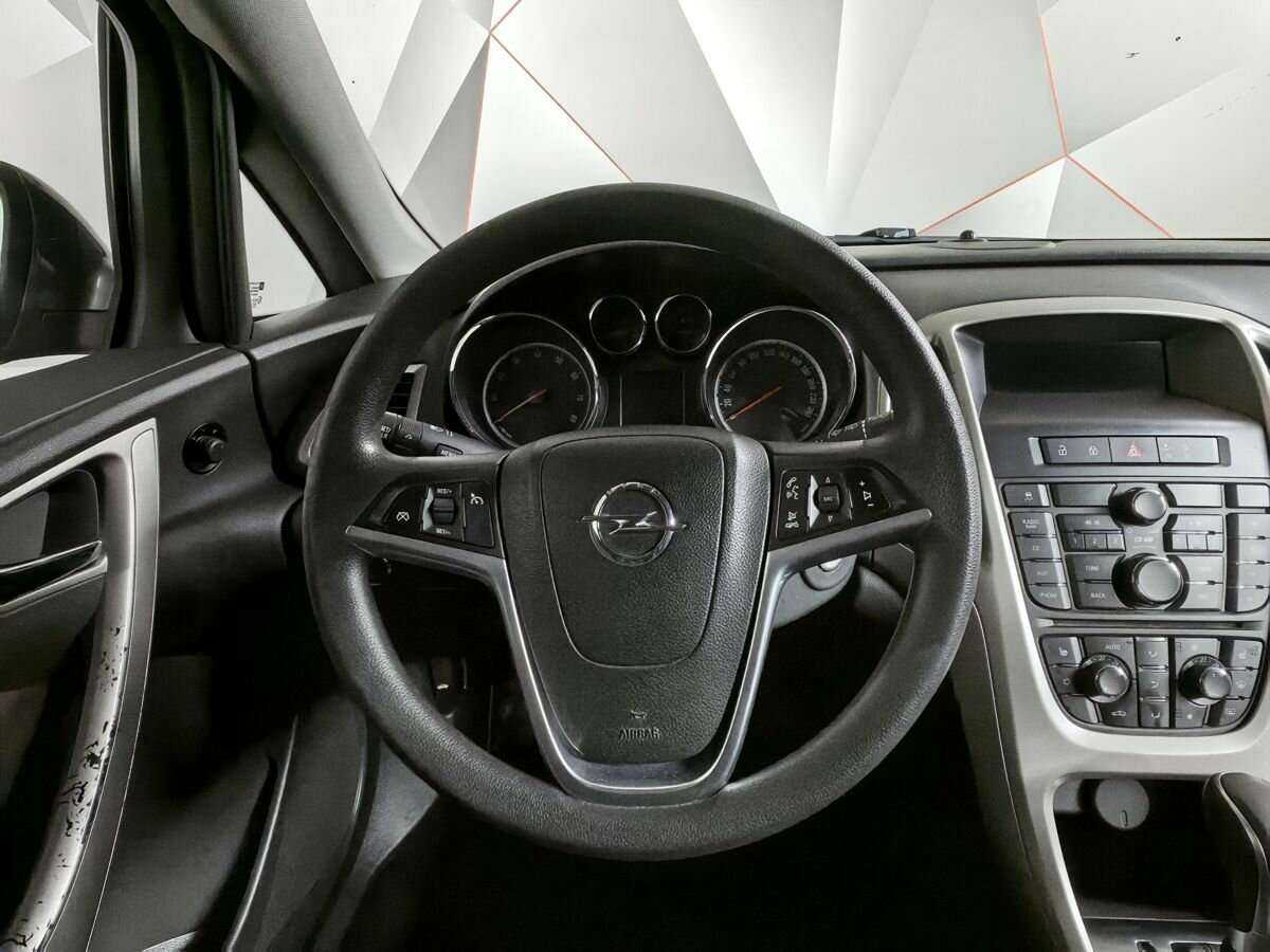 Opel Astra 2012 года с пробегом. Фото: #12