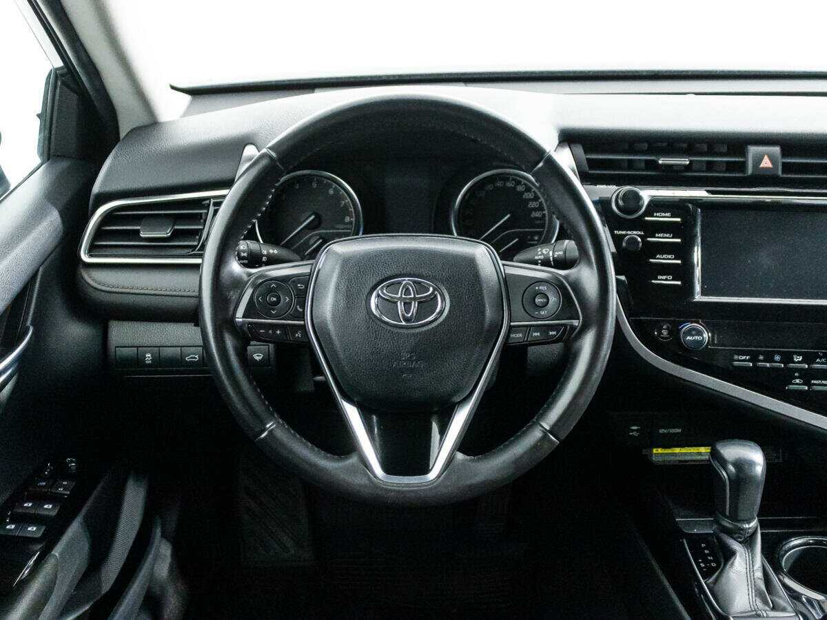 Toyota Camry 2018 года с пробегом. Фото: #17