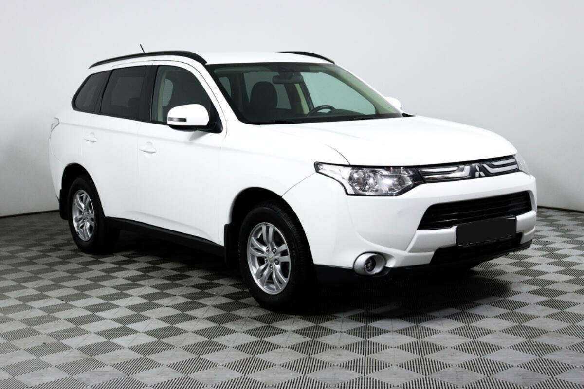 Mitsubishi Outlander 2013 года с пробегом. Фото: #2