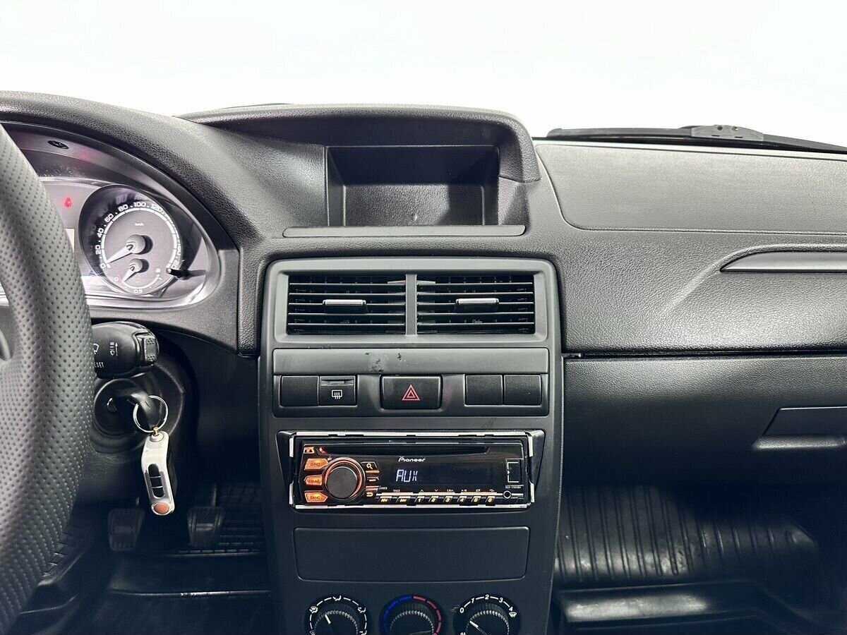 Lada (ВАЗ) Priora 2017 года с пробегом. Фото: #11