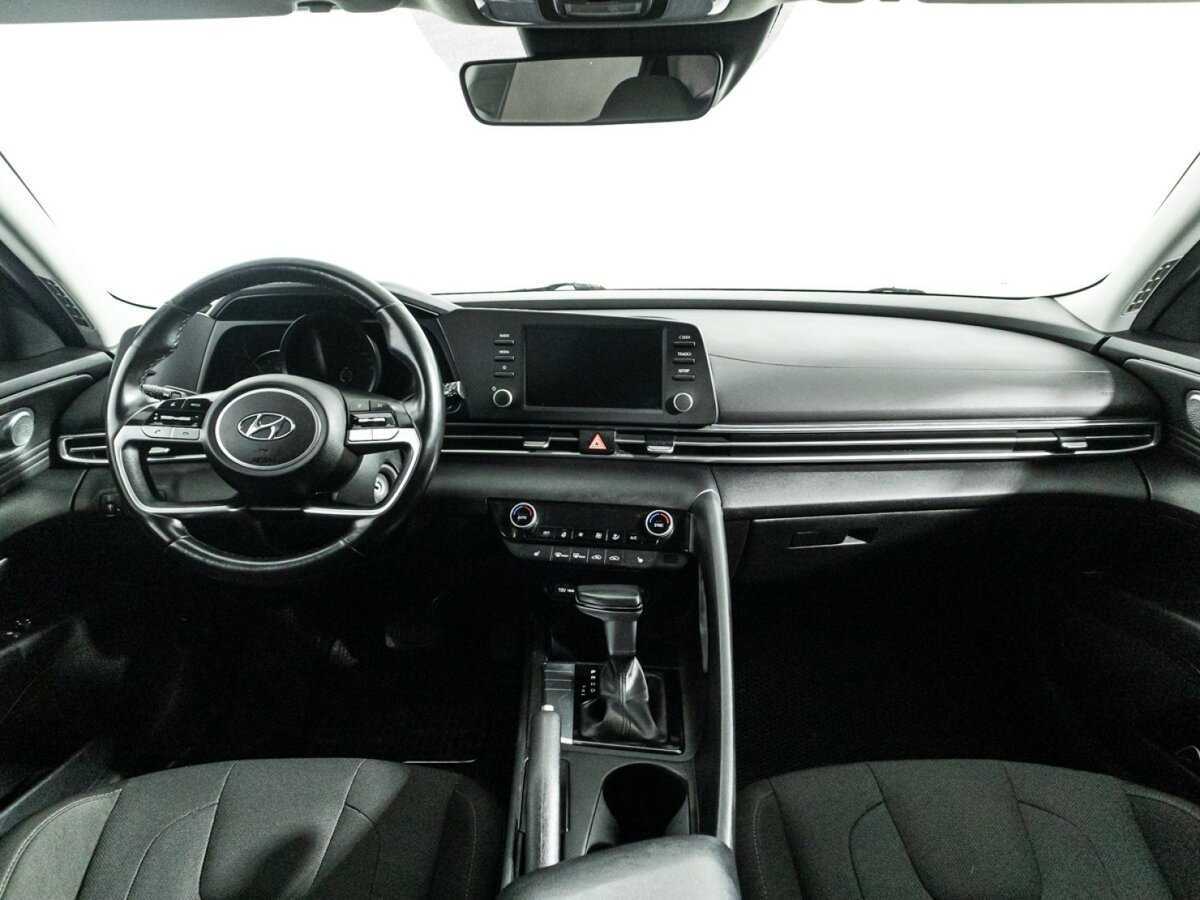 Hyundai Elantra 2021 года с пробегом. Фото: #12
