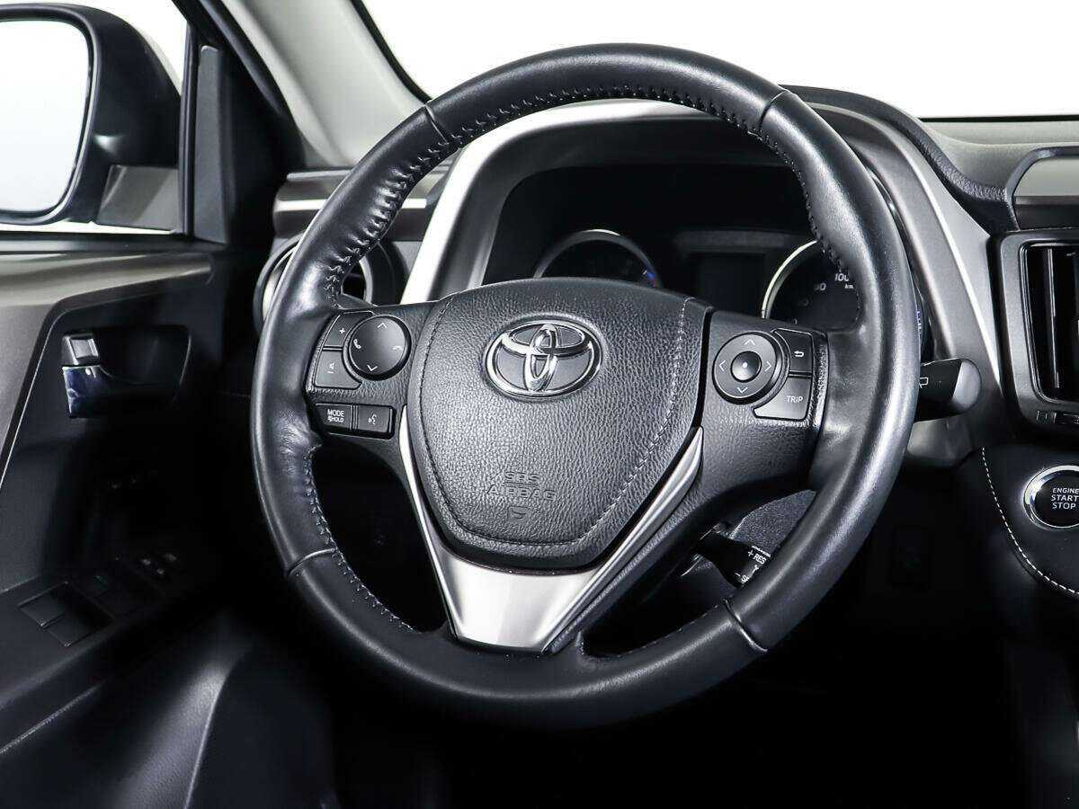 Toyota RAV4 2018 года с пробегом. Фото: #14