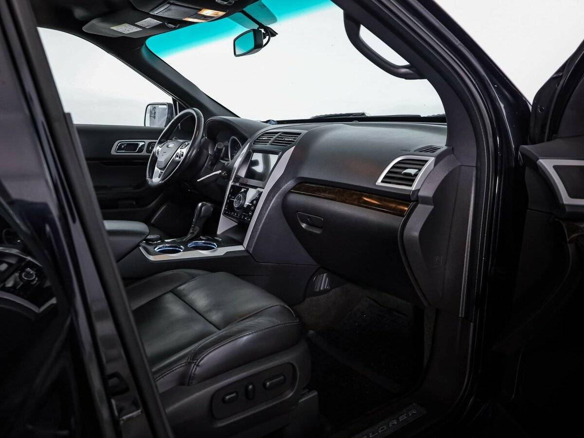 Ford Explorer 2013 года с пробегом. Фото: #23