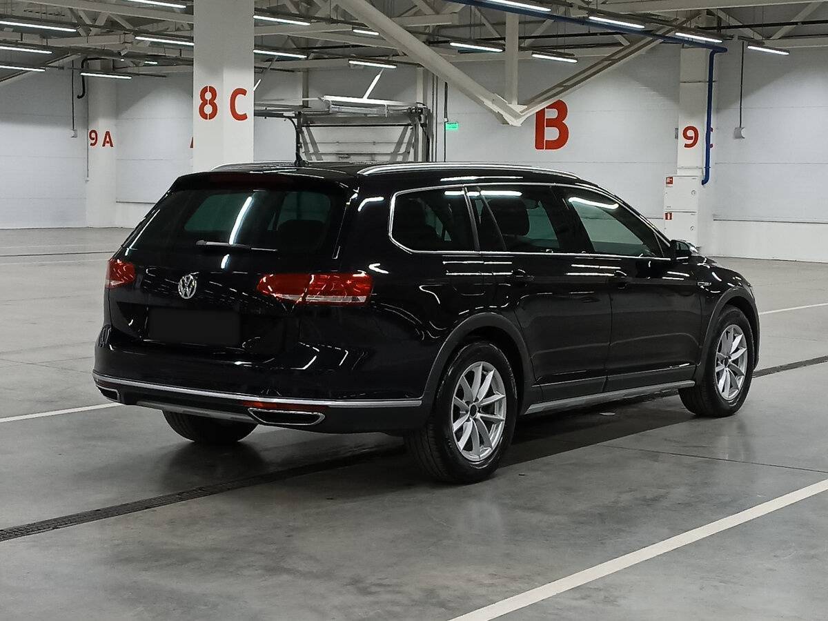 Volkswagen Passat 2018 года с пробегом. Фото: #4