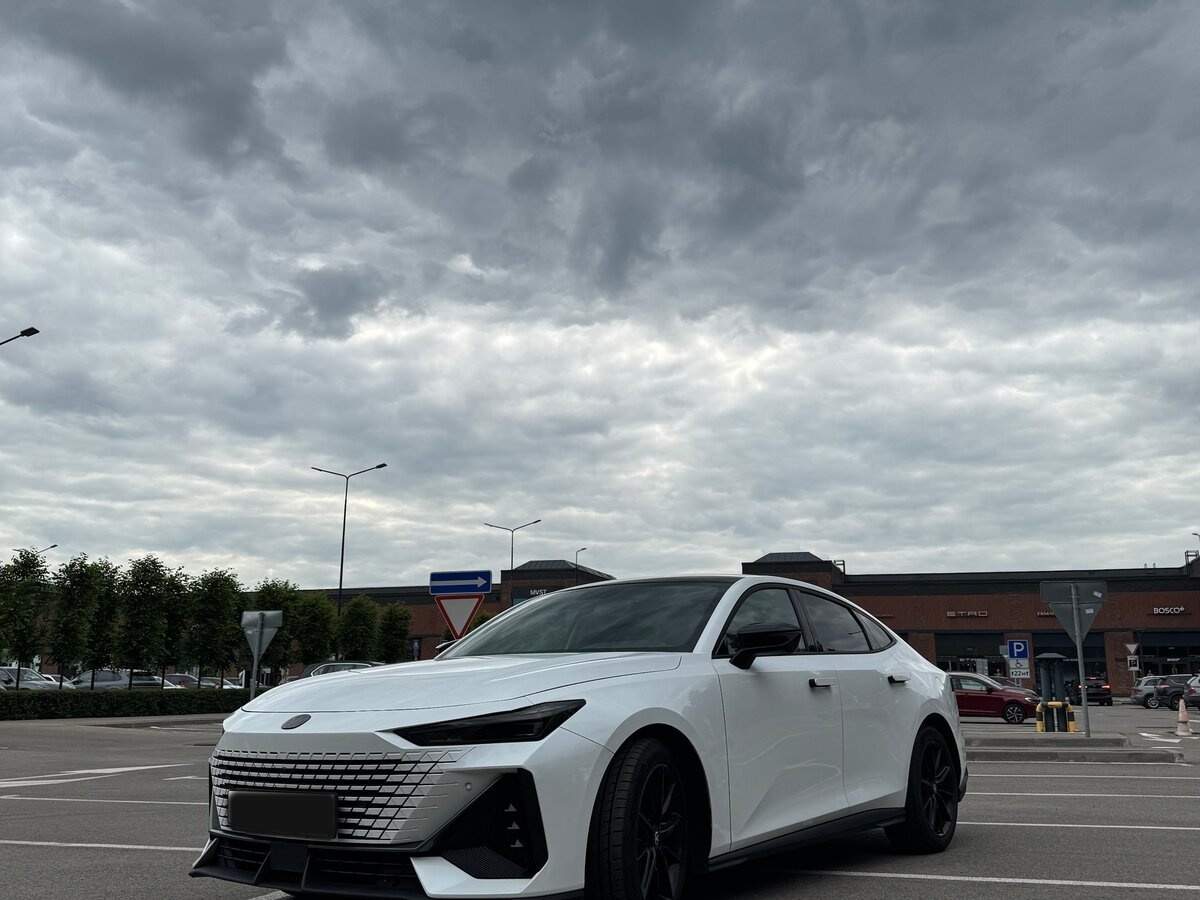 Changan UNI-V 2023 года с пробегом. Фото: #0