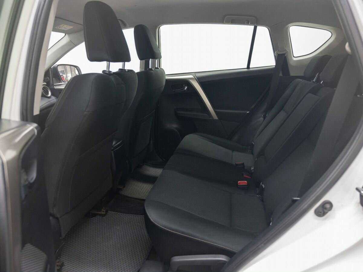 Toyota RAV4 2013 года с пробегом. Фото: #11