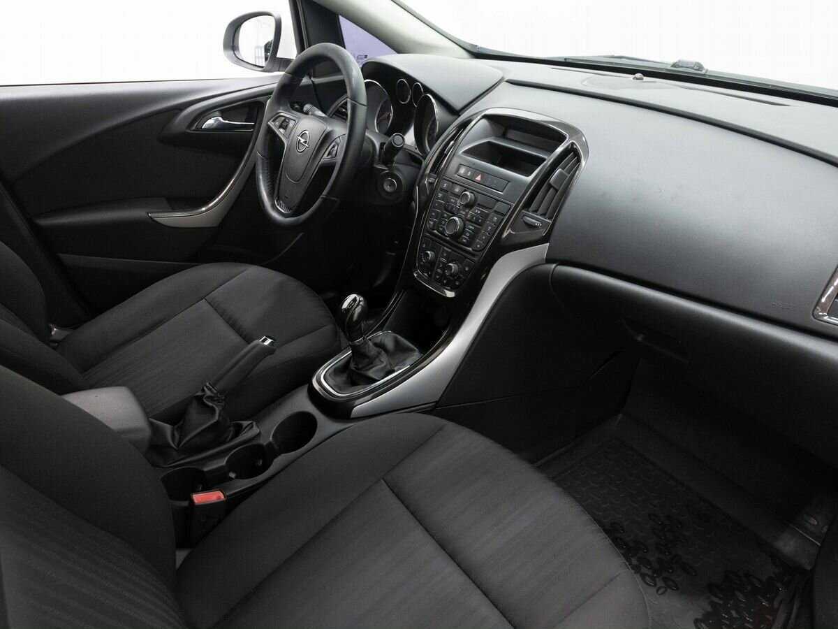 Opel Astra 2013 года с пробегом. Фото: #10