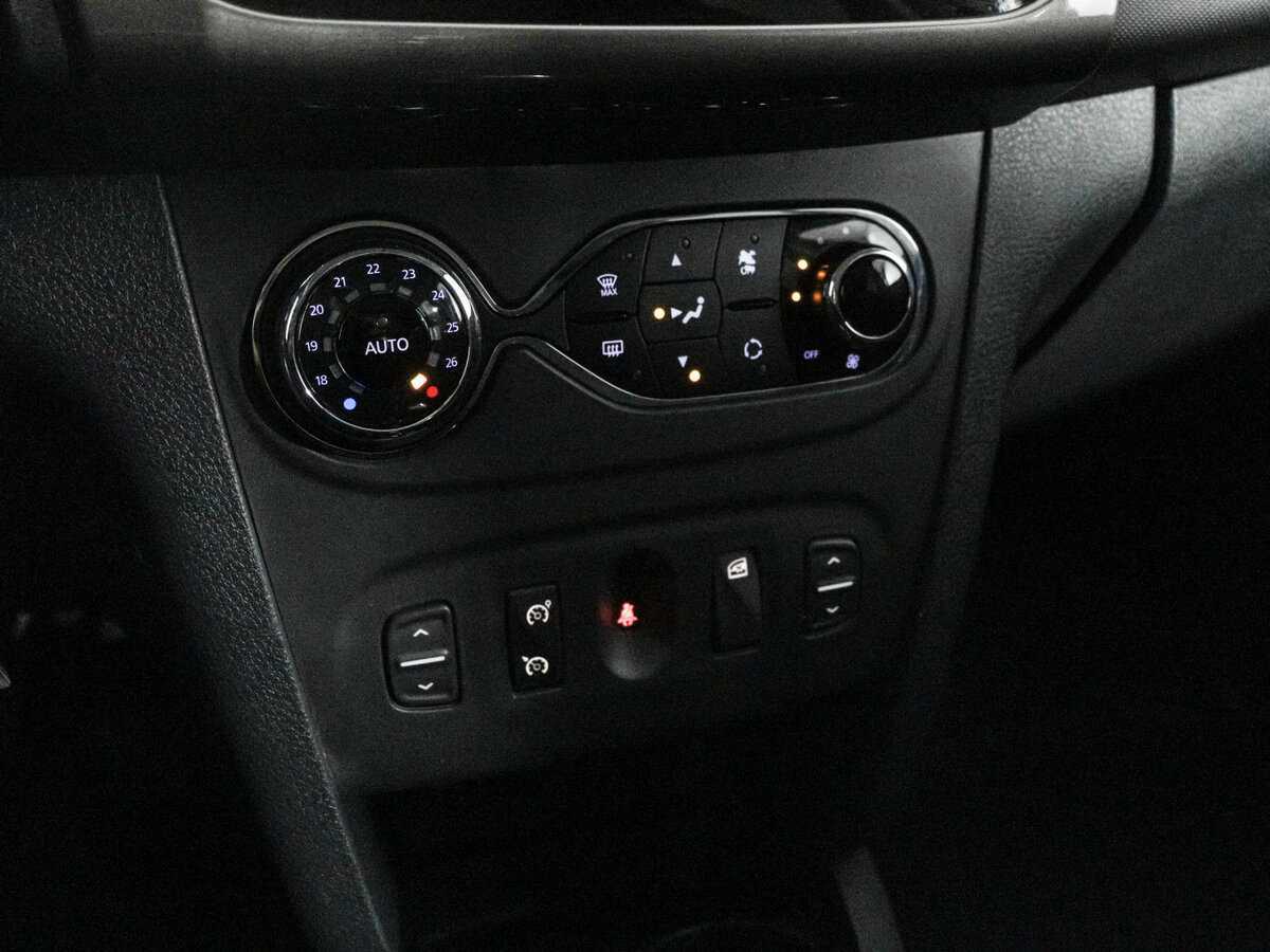 Renault Sandero 2015 года с пробегом. Фото: #9