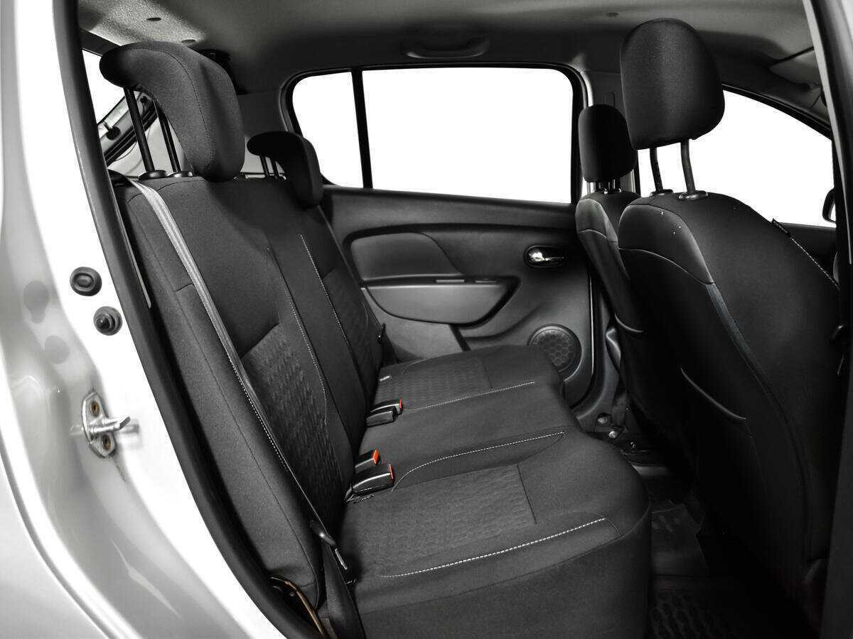 Renault Sandero 2015 года с пробегом. Фото: #9