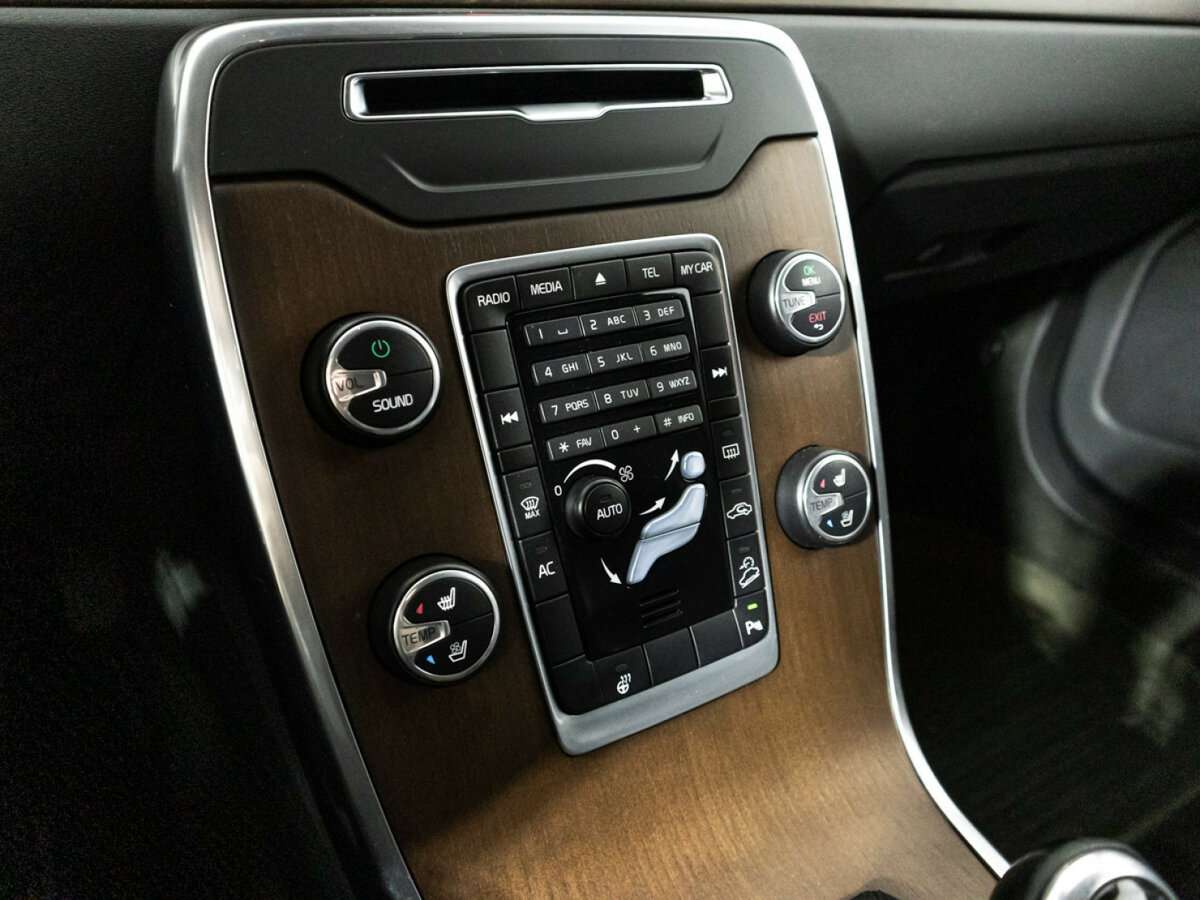 Volvo XC70 2014 года с пробегом. Фото: #18