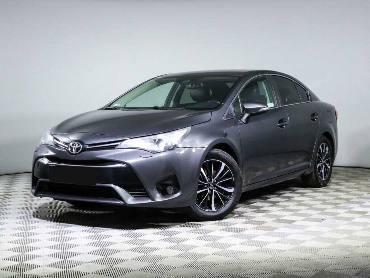 Toyota Avensis 2018 года с пробегом. Посмотреть фото