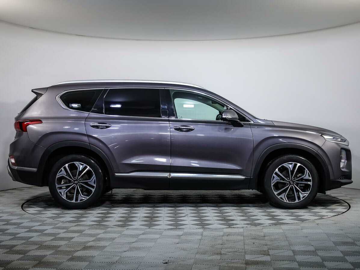 Hyundai Santa Fe 2018 года с пробегом. Фото: #2