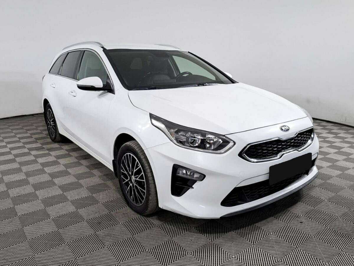 Kia Ceed 2021 года с пробегом. Фото: #2