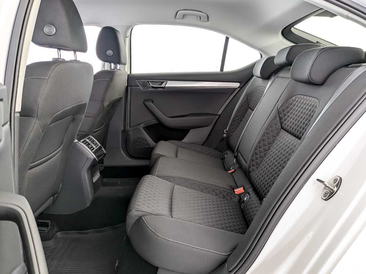 Skoda Superb 2021 года с пробегом. Фото: #9