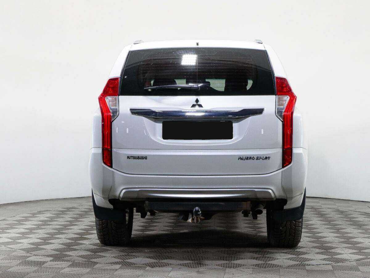 Mitsubishi Pajero Sport 2018 года с пробегом. Фото: #5