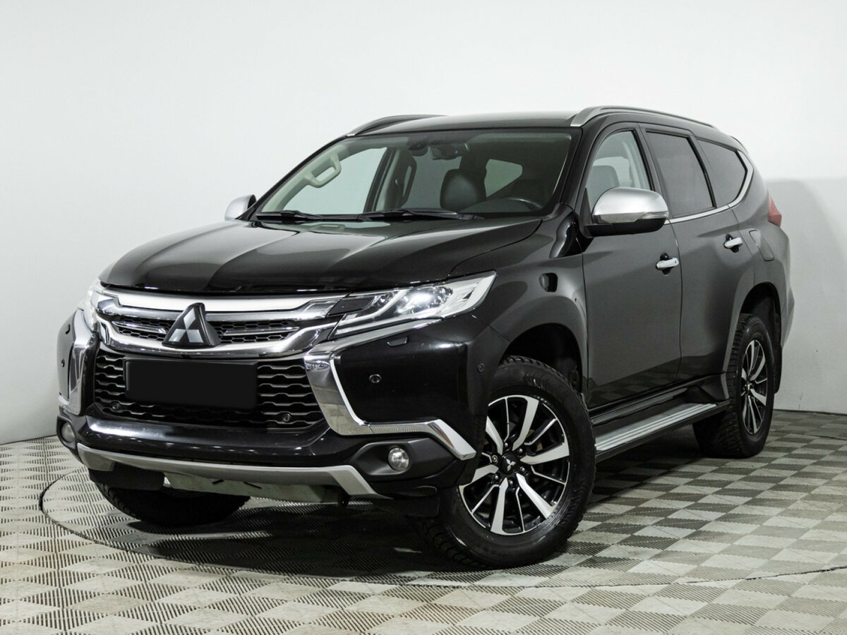 Mitsubishi Pajero Sport 2017 года с пробегом. Посмотреть фото