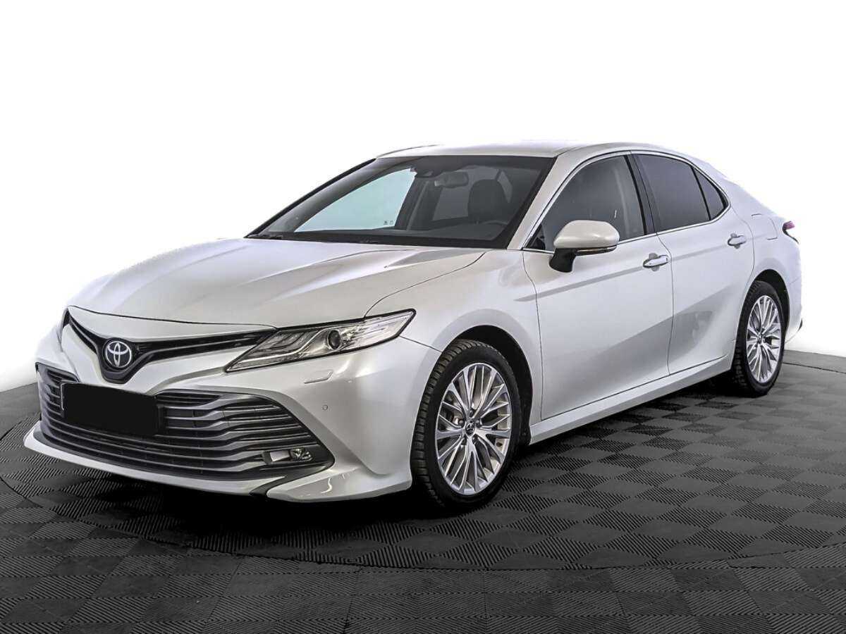 Toyota Camry 2019 года с пробегом. Посмотреть фото