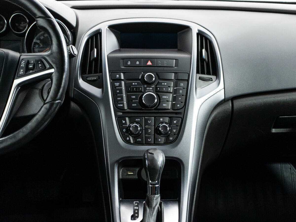 Opel Astra 2013 года с пробегом. Фото: #13