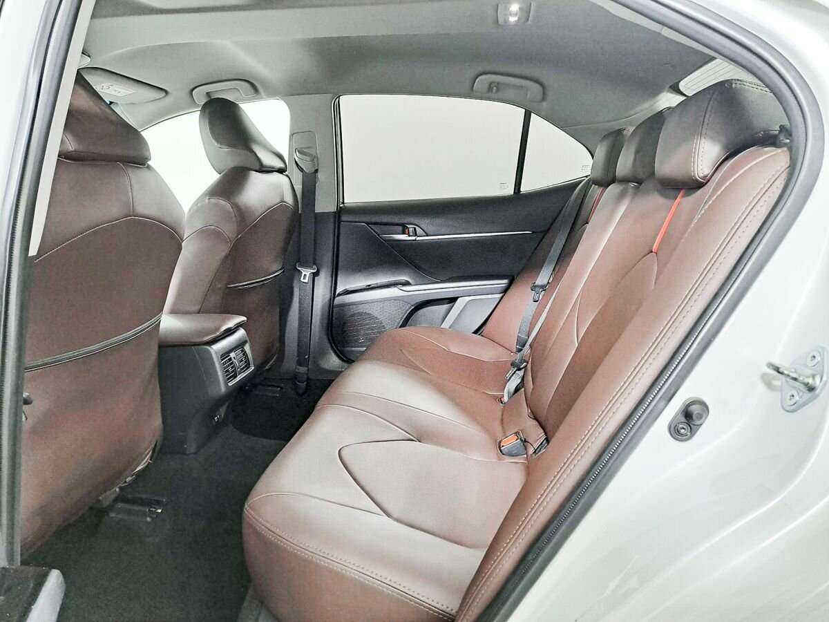 Toyota Camry 2019 года с пробегом. Фото: #9