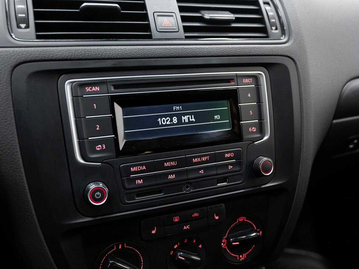 Volkswagen Jetta 2015 года с пробегом. Фото: #15