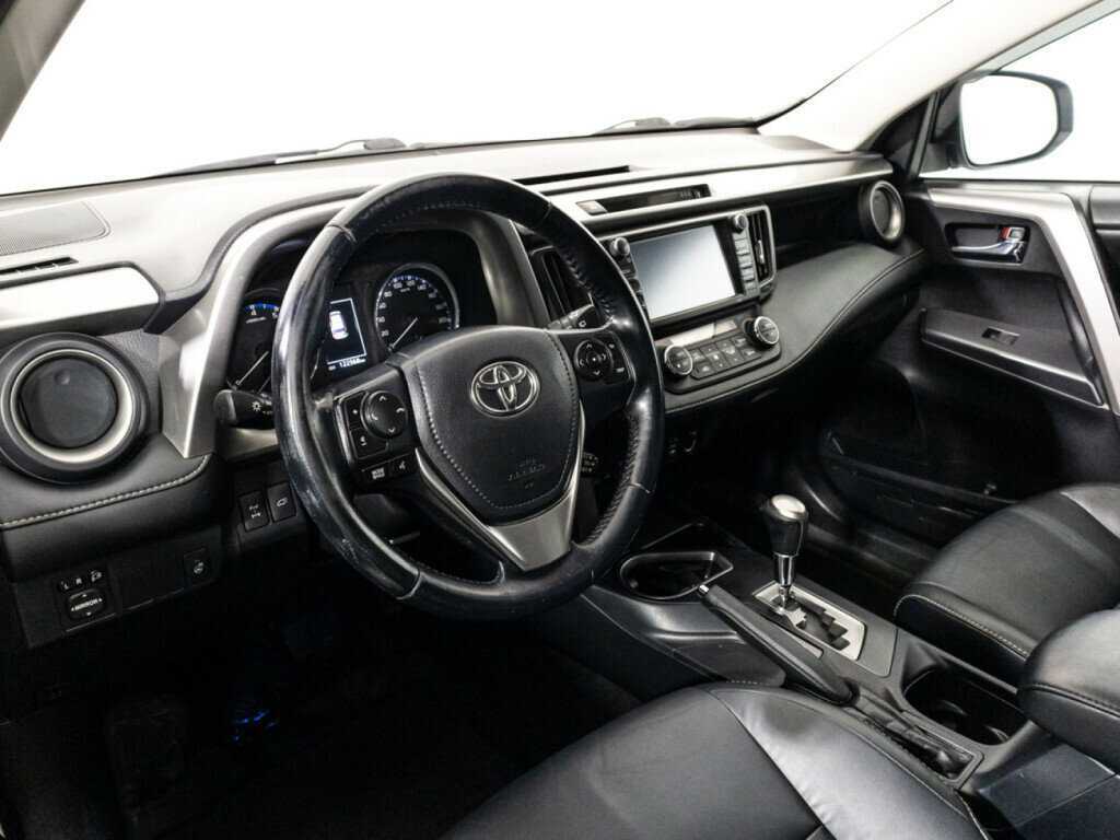 Toyota RAV4 2017 года с пробегом. Фото: #10