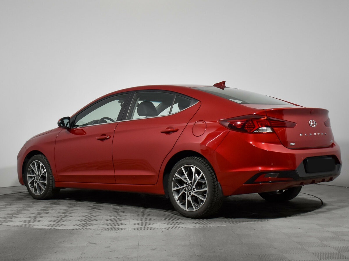 Hyundai Elantra 2019 года с пробегом. Фото: #5