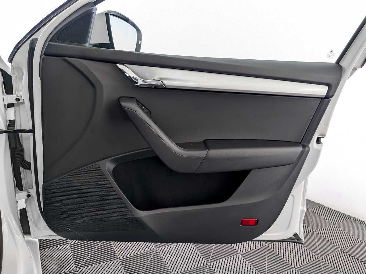 Skoda Octavia 2019 года с пробегом. Фото: #19