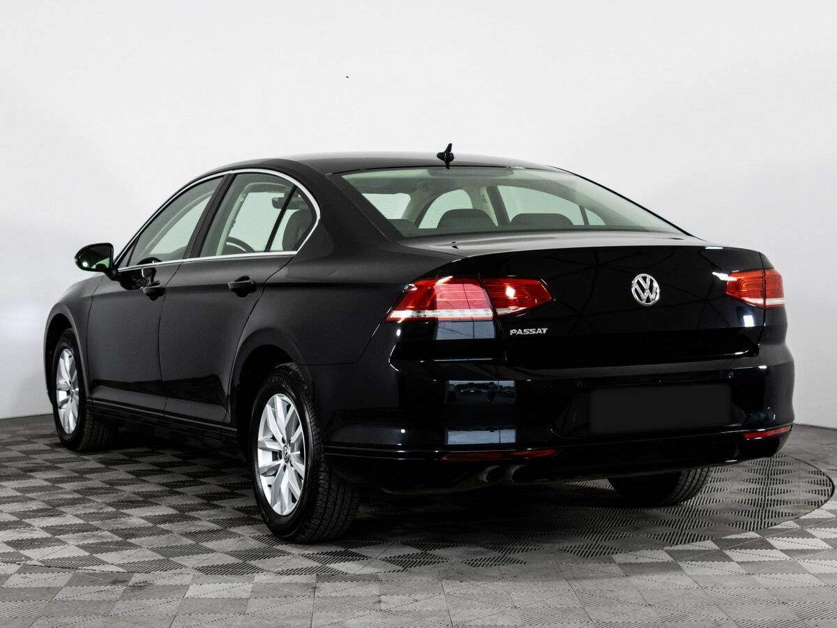Volkswagen Passat 2018 года с пробегом. Фото: #6